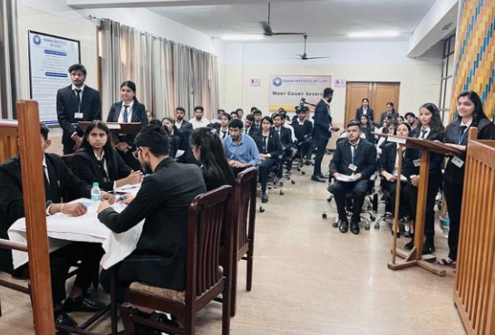 Ishan Institute of Law classroom session